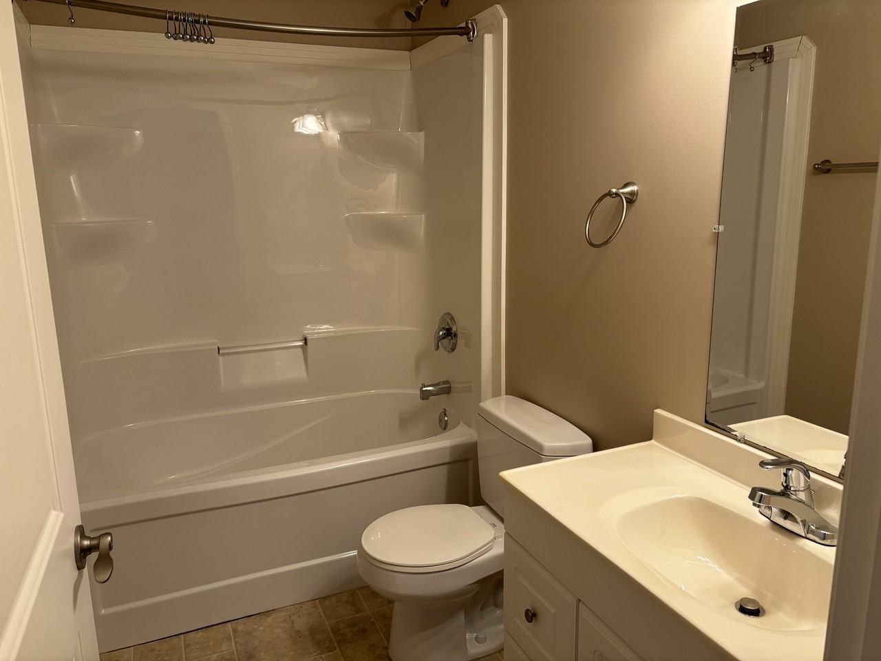 107 26 St - Photo 5 of 6