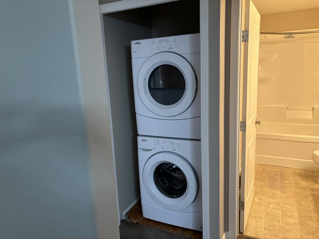107 26 St - Photo 6 of 6
