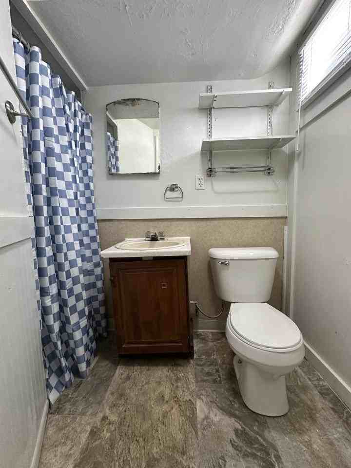 343 Terry Ave #3 - Photo 5 of 6