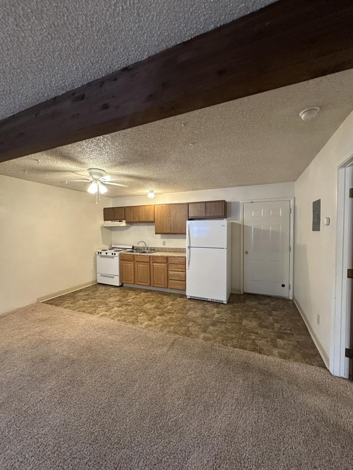 148 Prickett Ln #8 - Photo 3 of 6