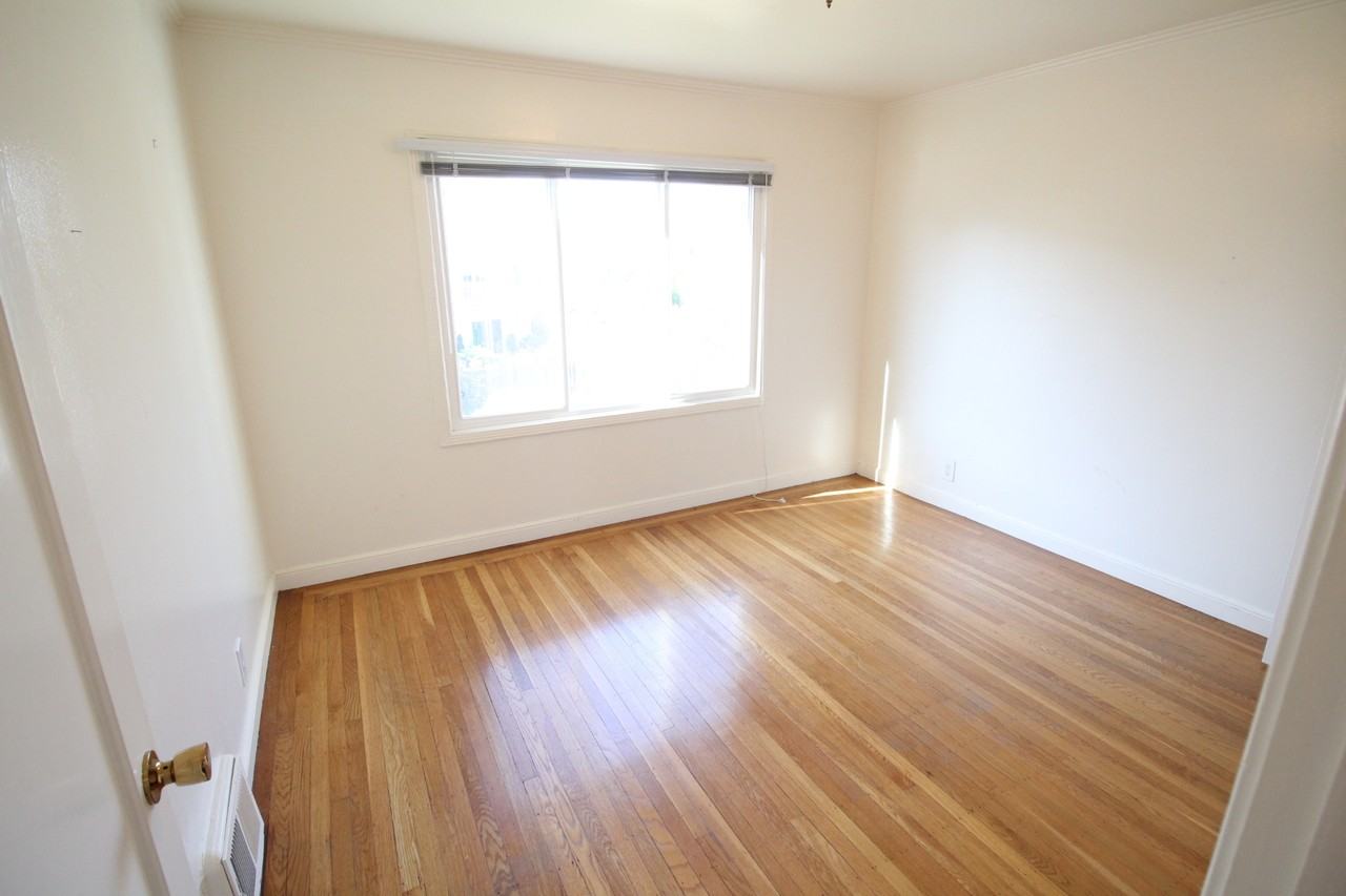 1257 14th Ave - Photo 7 of 19