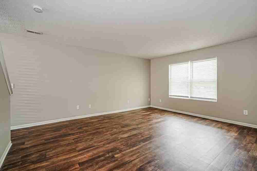 6280 Marengo St - Photo 5 of 17