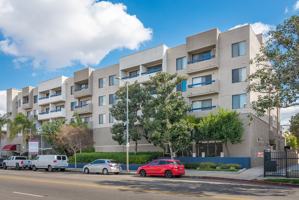 featured image of 914 S Wilton Pl