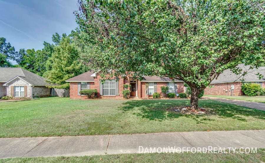 124 Raintree Rd - Photo 2 of 46