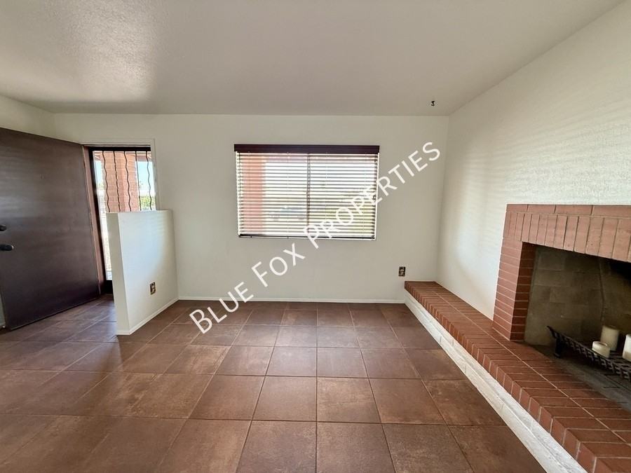 7650 N Rasmussen Ave - Photo 3 of 26