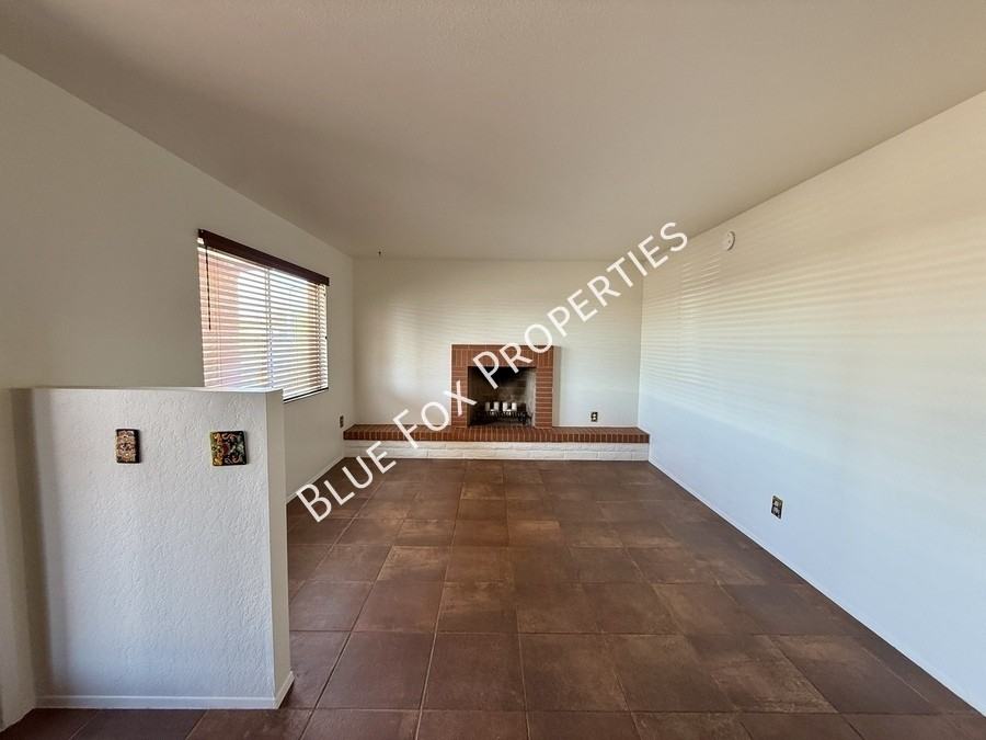 7650 N Rasmussen Ave - Photo 4 of 26