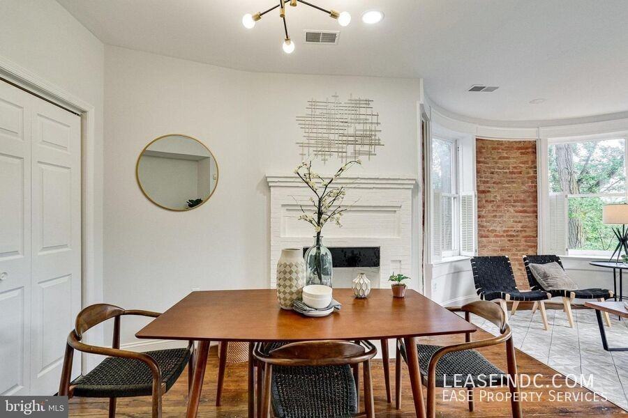 1938 Biltmore St Nw #B - Photo 5 of 31