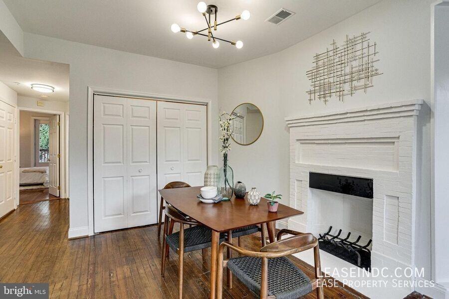 1938 Biltmore St Nw #B - Photo 6 of 31