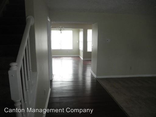 7 Winlo Ct - Photo 3 of 14