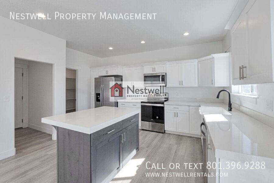 367 N 410 E - Photo 3 of 29