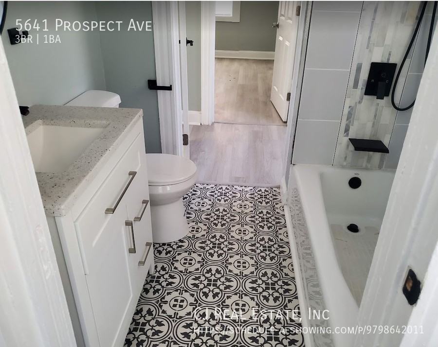 5641 Prospect Ave - Photo 4 of 8