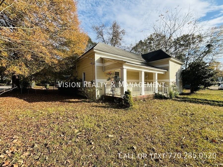 302 Mandeville Ave - Photo 2 of 16