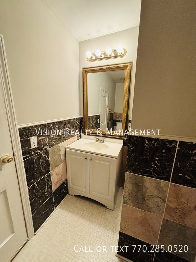 302 Mandeville Ave - Photo 4 of 16