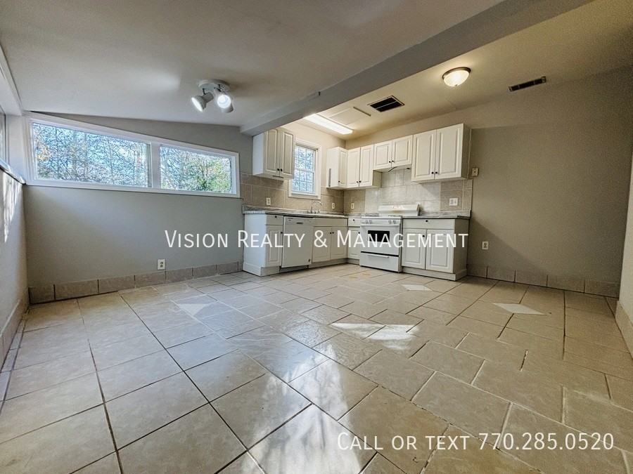 302 Mandeville Ave - Photo 6 of 16