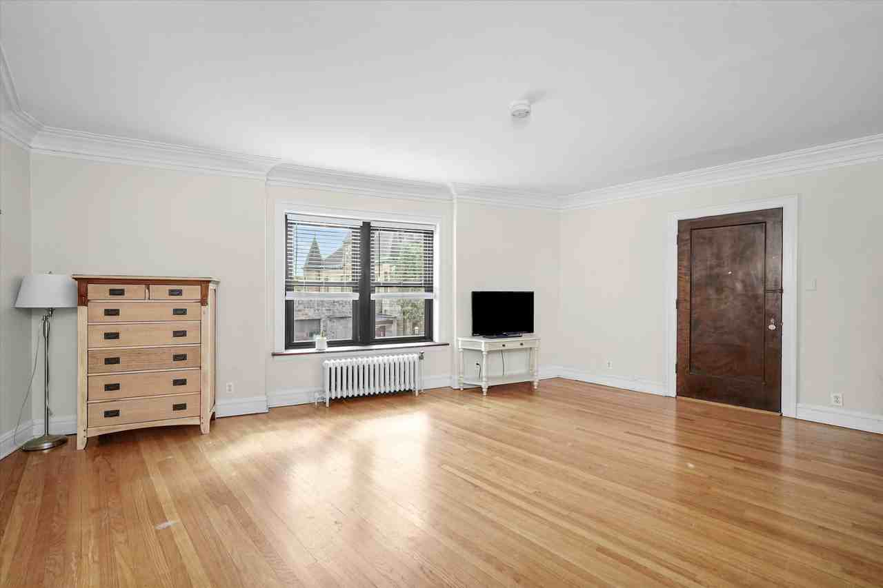 30 Lawton Rd #3 - Photo 4 of 17