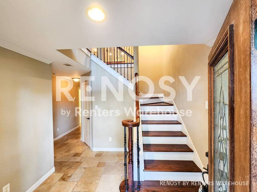 219 W 27th St - Photo 2 of 40