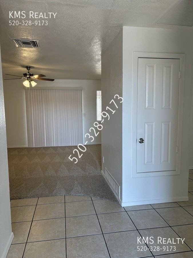 1346 S Lynx Dr - Photo 2 of 14