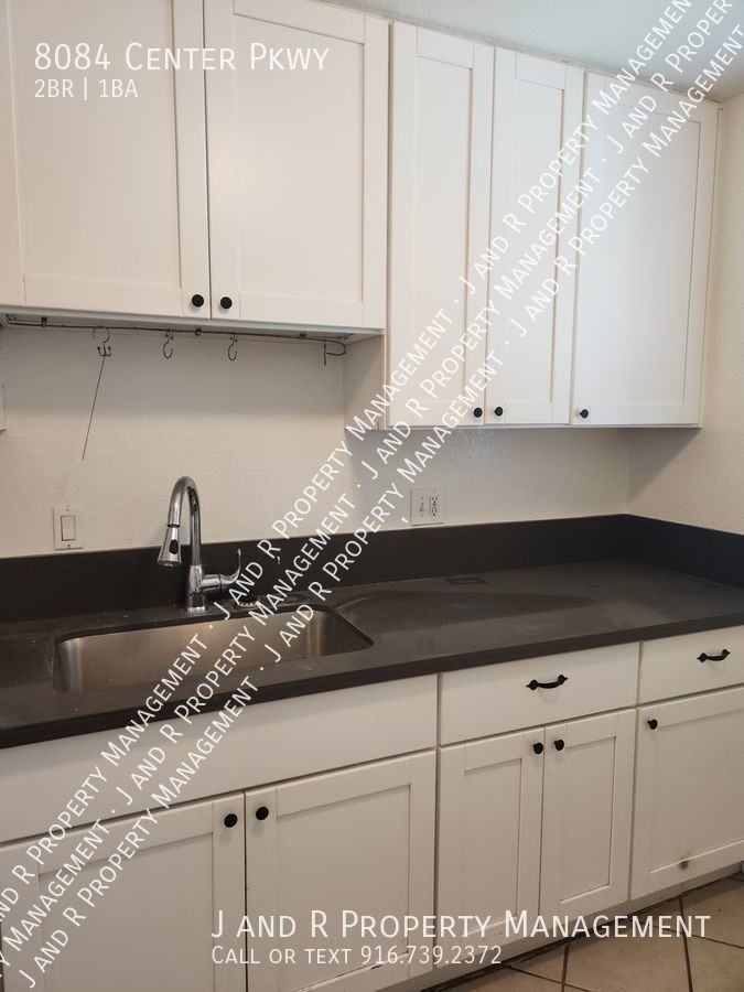 8084 Center Pkwy - Photo 5 of 16