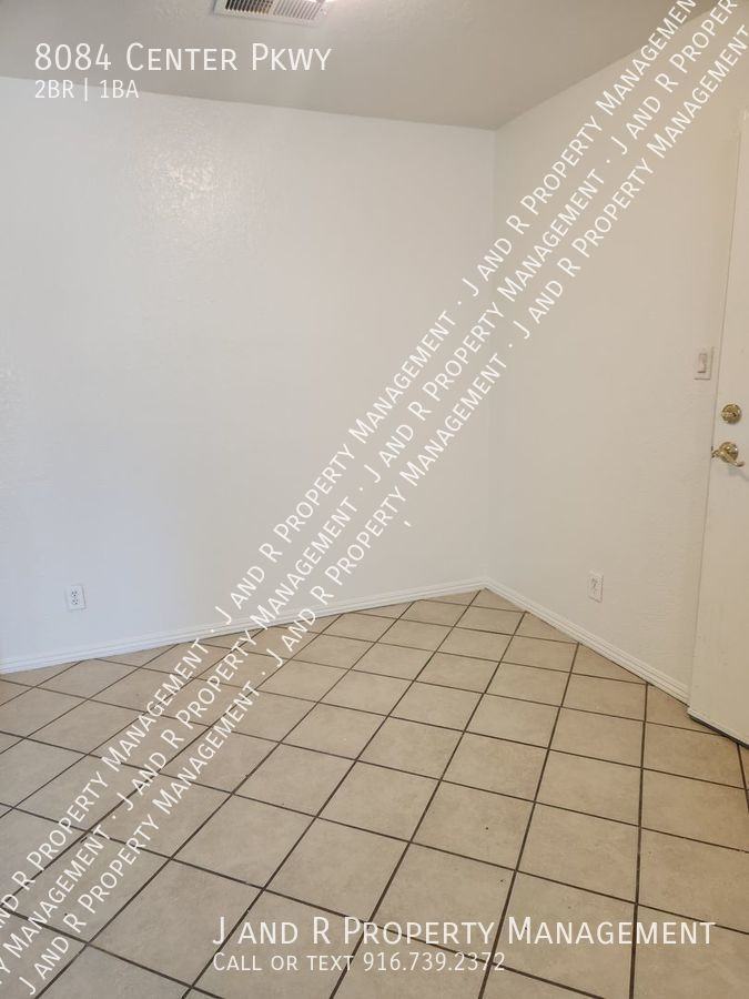 8084 Center Pkwy - Photo 6 of 16