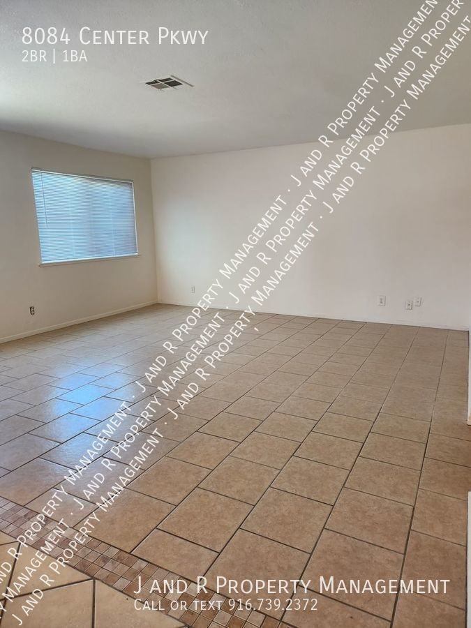 8084 Center Pkwy - Photo 7 of 16