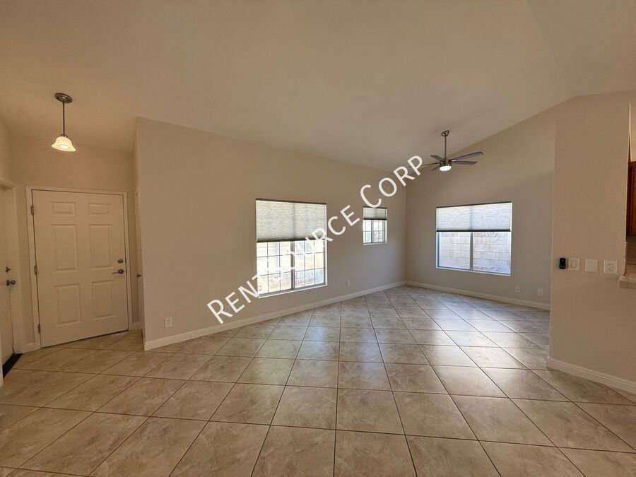 2501 Summerchase Ave - Photo 4 of 25