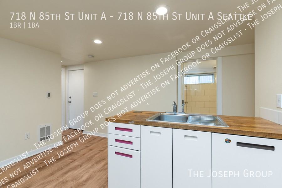 718 N 85th St Unit A - Photo 5 of 19