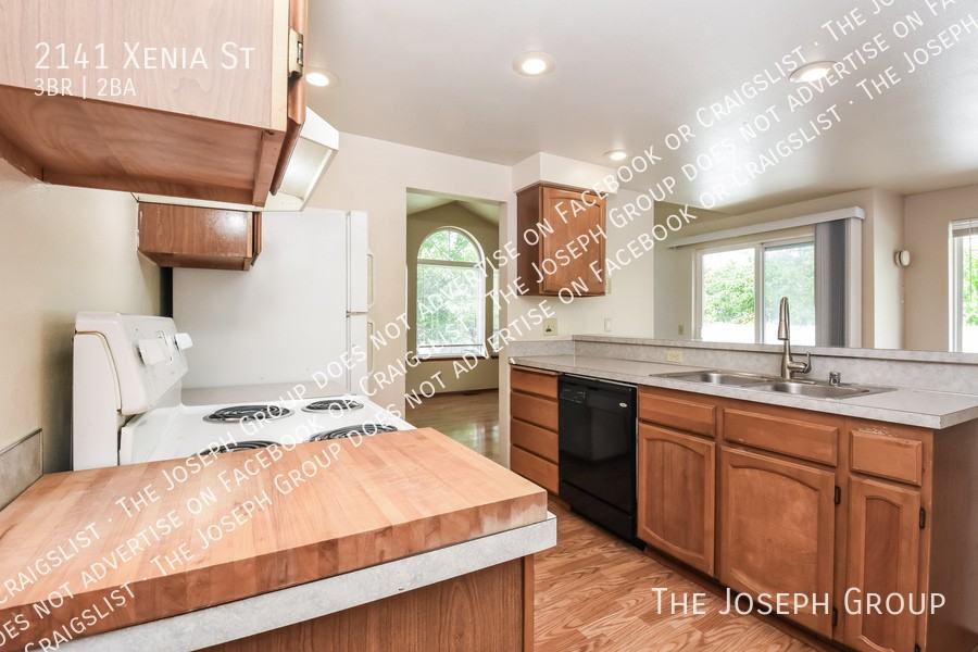 2141 Xenia St - Photo 7 of 22