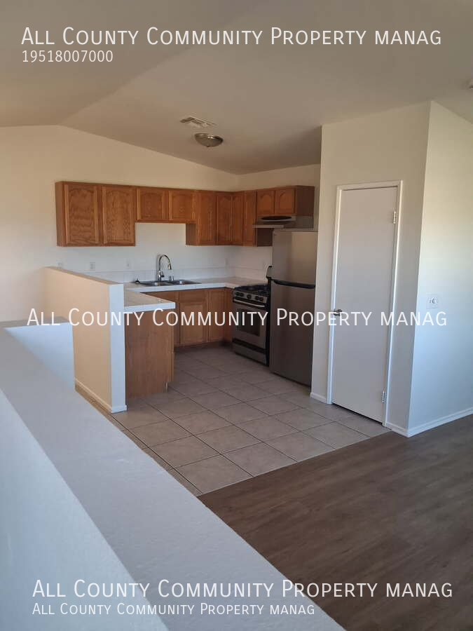 58439 Palisade Dr #B - Photo 4 of 28