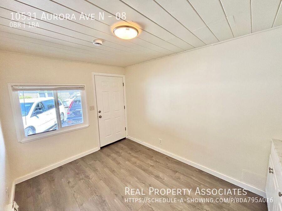 10531 Aurora Ave N #08 - Photo 5 of 10