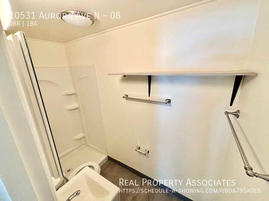 10531 Aurora Ave N #08 - Photo 7 of 10