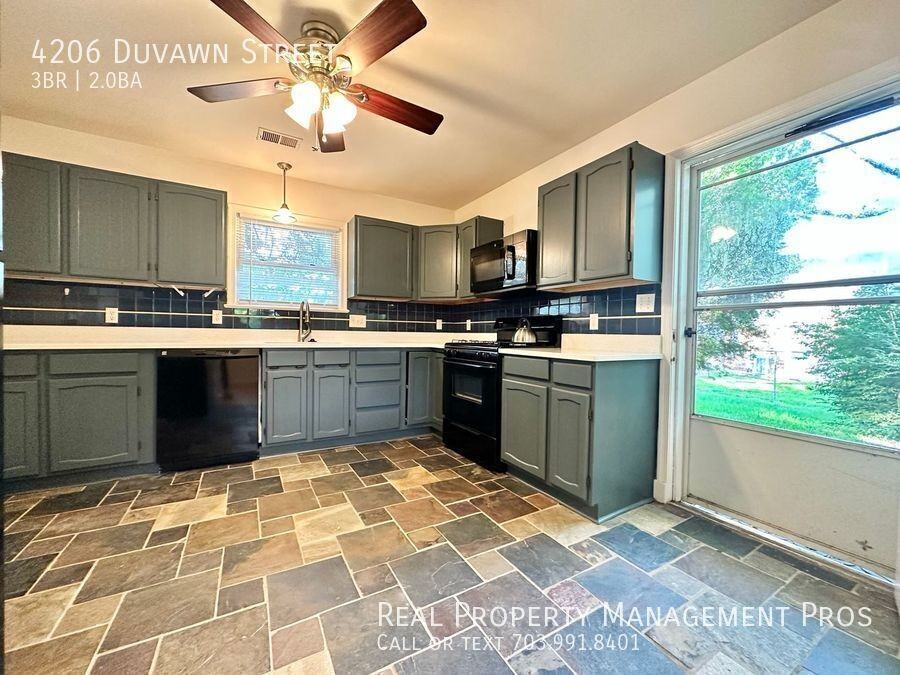 4206 Duvawn St - Photo 3 of 13