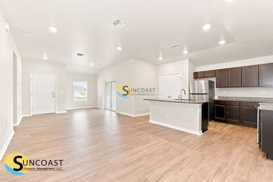 306 Urbana St - Photo 7 of 29