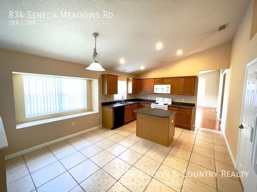 834 Seneca Meadows Rd - Photo 5 of 26