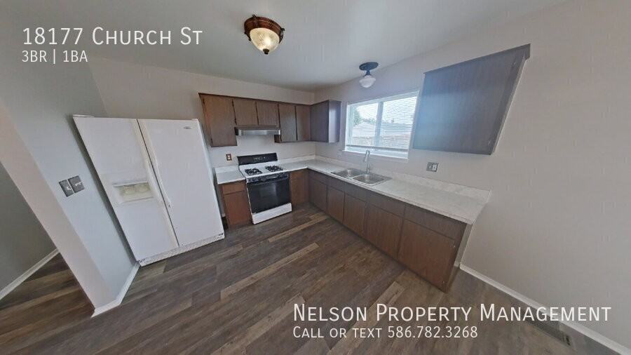 18177 Church St - Photo 4 of 10