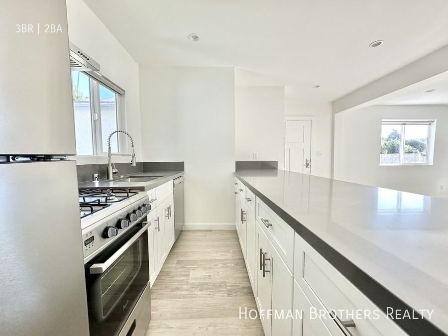 2429 W Avenue 33 #A - Photo 2 of 17