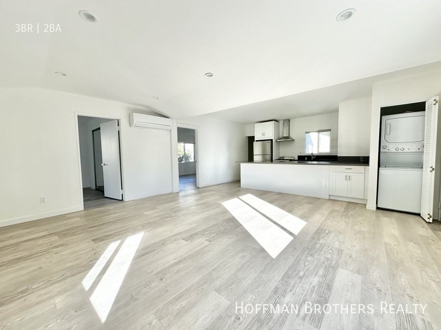 2429 W Avenue 33 #A - Photo 5 of 17