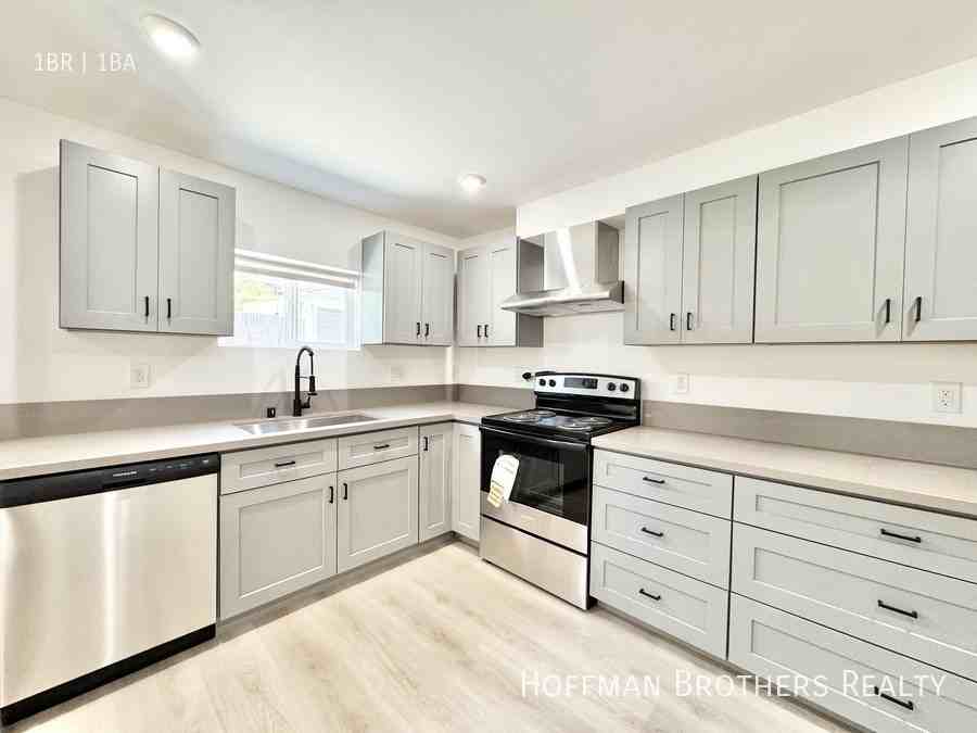 6131 Monterey Rd #3-4 - Photo 4 of 9