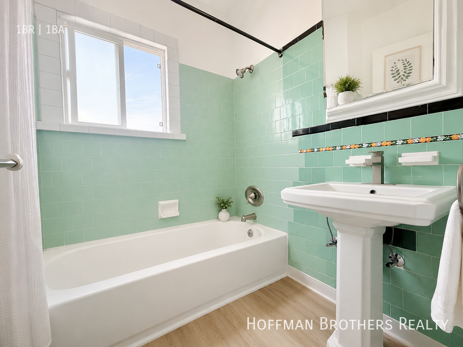 834 S Orange Grove Ave #6 - Photo 4 of 6