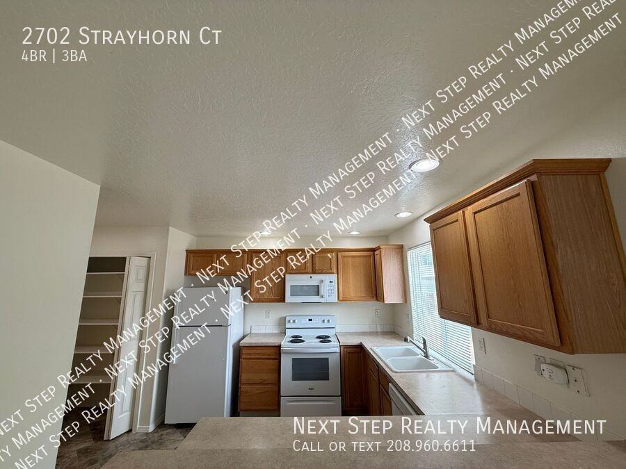 2702 Strayhorn Ct - Photo 7 of 24