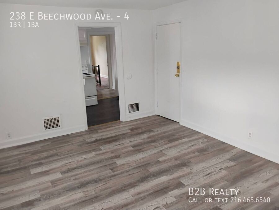 238 E Beechwood Ave #4 - Photo 2 of 17