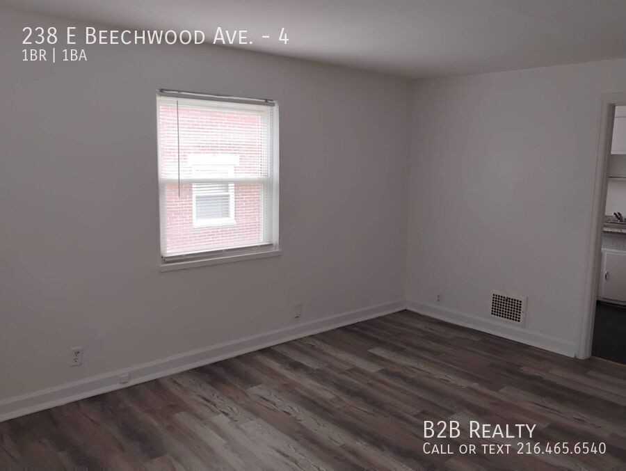 238 E Beechwood Ave #4 - Photo 3 of 17