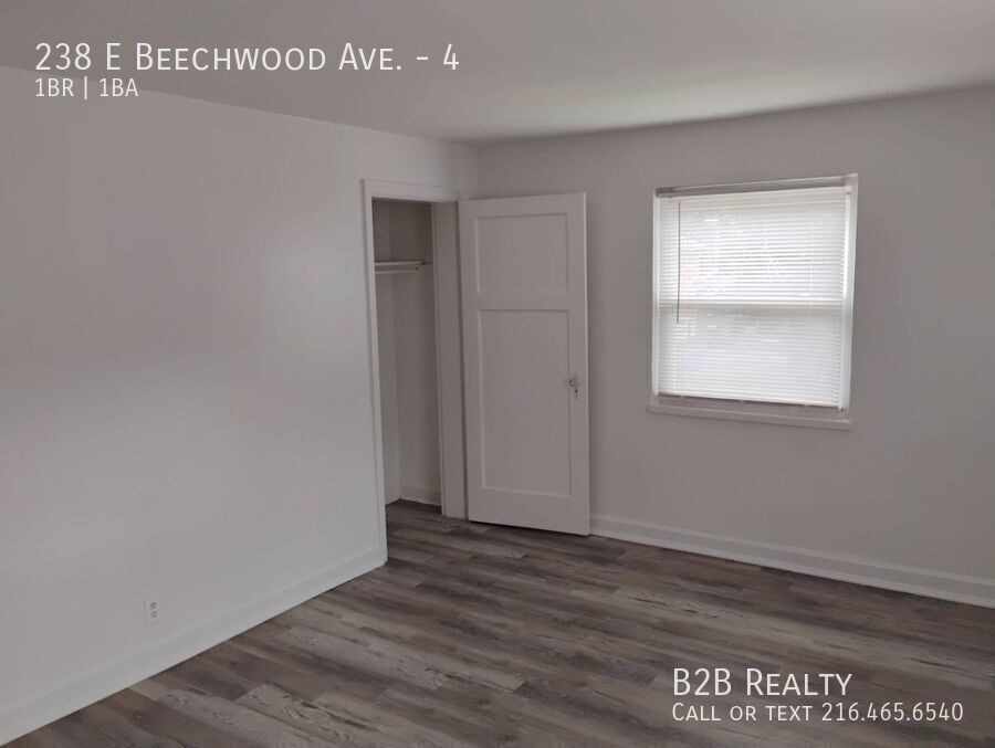 238 E Beechwood Ave #4 - Photo 5 of 17