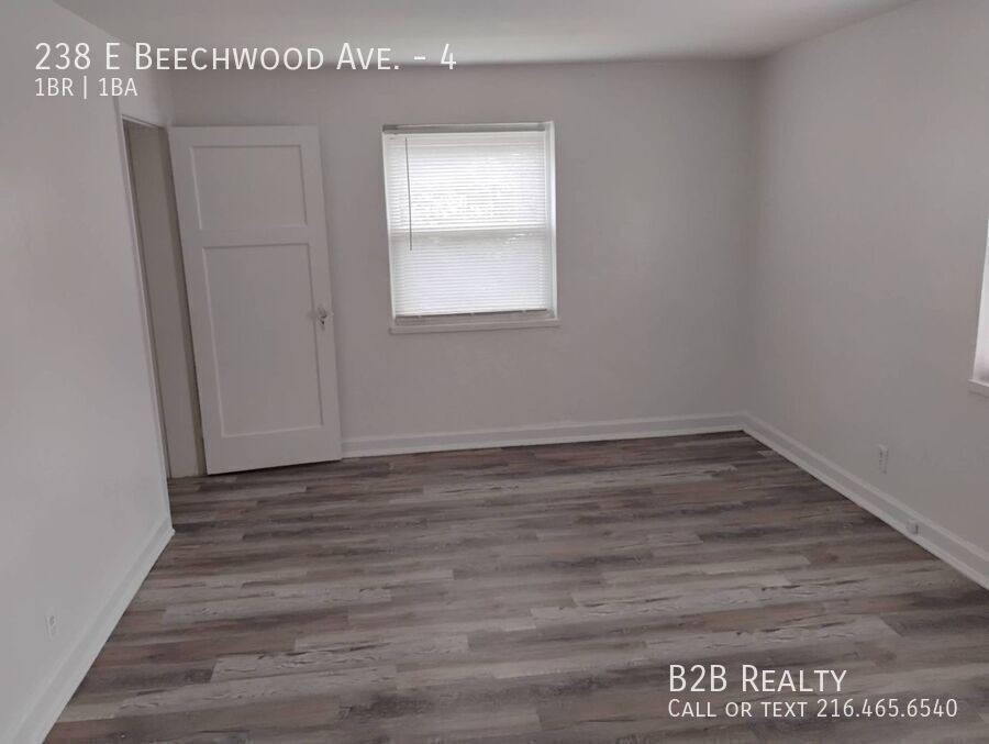238 E Beechwood Ave #4 - Photo 6 of 17