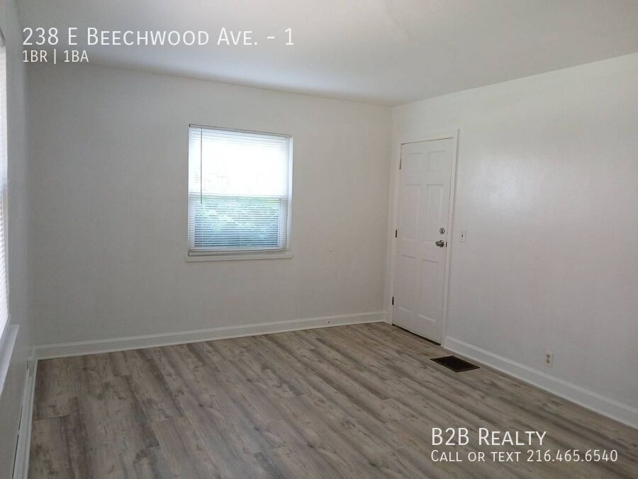 238 E Beechwood Ave #1 - Photo 3 of 16