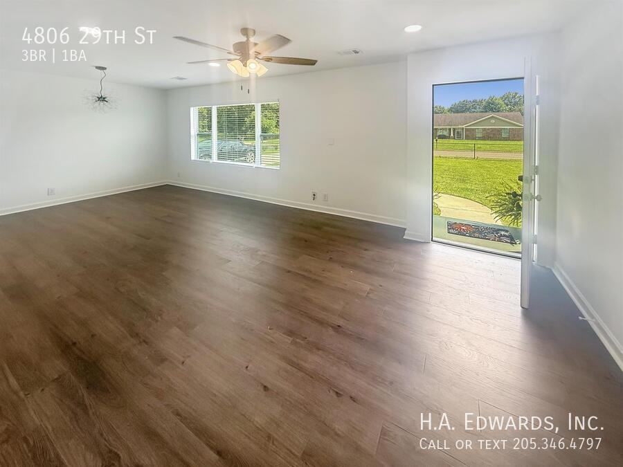 4806 29th St - Photo 5 of 13
