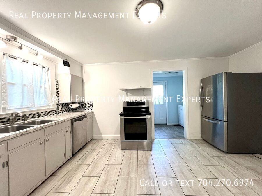 319 Doster Ave - Photo 2 of 17