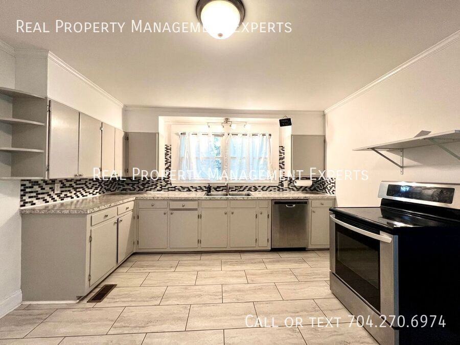 319 Doster Ave - Photo 3 of 17