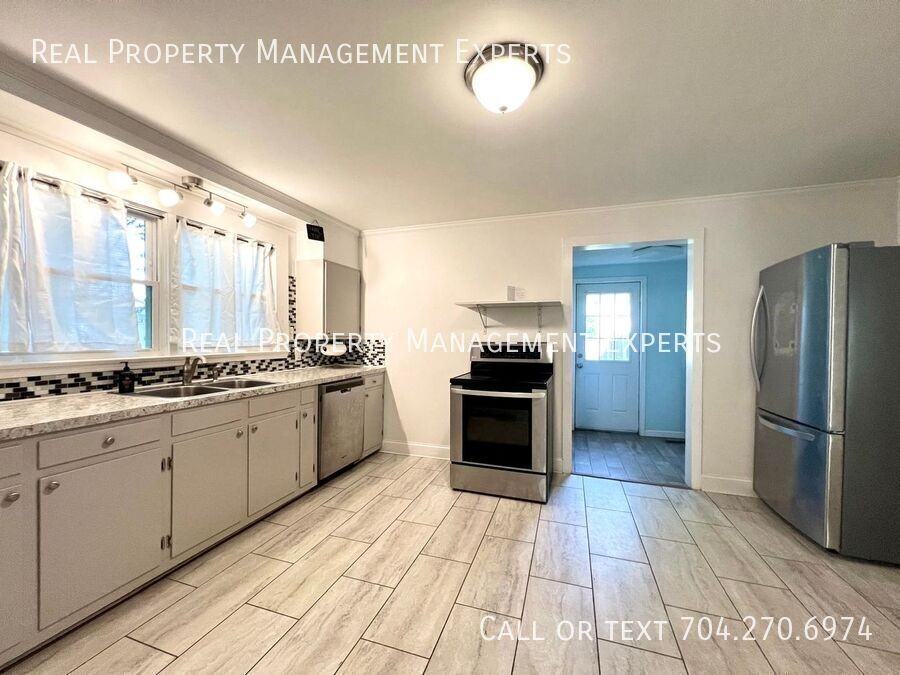 319 Doster Ave - Photo 5 of 17