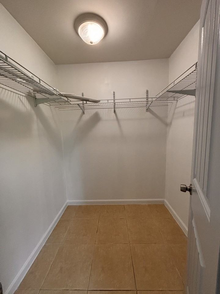 1318 Sw Ackard Ave - Photo 4 of 9