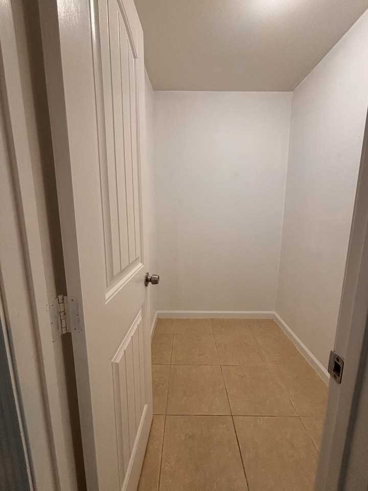 1318 Sw Ackard Ave - Photo 5 of 9